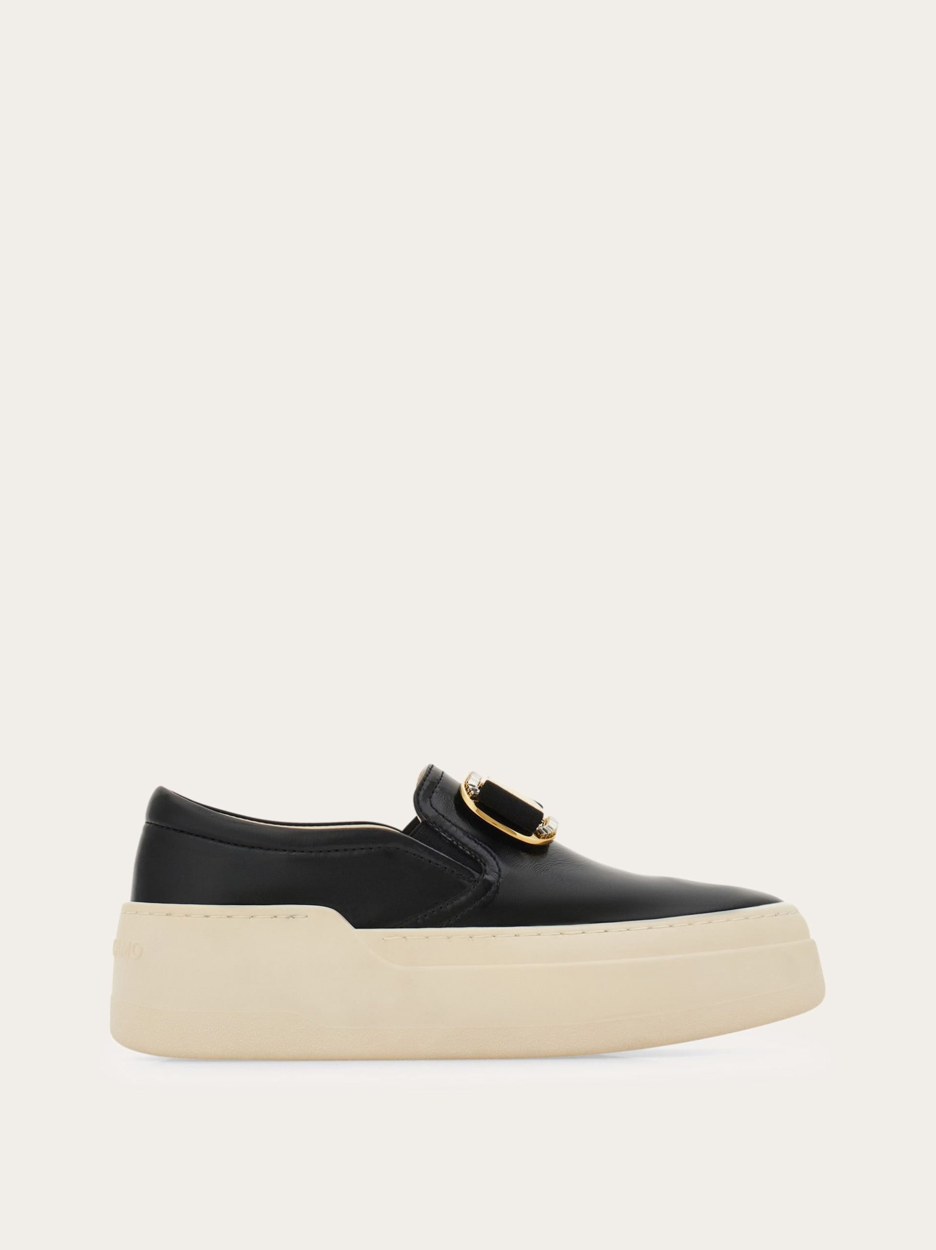 Ferragamo New Vara plate slip on - Image 1
